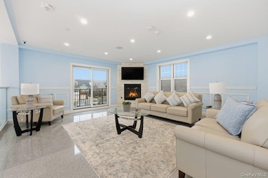 661 W Broadway unit 701, Long Beach, NY 11561 - photo 4