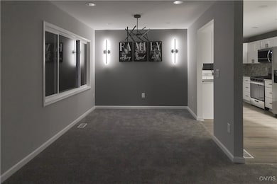 219 Barrington Rd, Syracuse, NY 13214 - photo 5