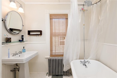 13 Dartmouth St, Newport, RI 02840 - photo 6