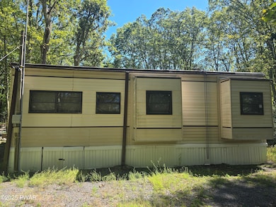 104 Shoshone Ct, Shohola, PA 18458 - photo 2