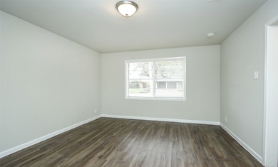 9205 Vicksburg Ave, Texas City, TX 77591 - photo 5