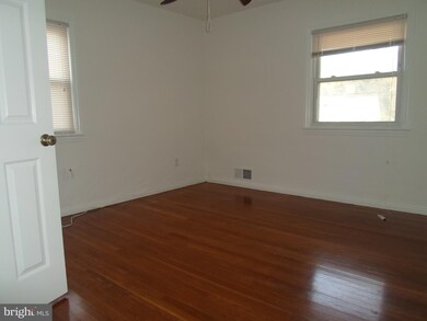 8519 Oglethorpe St, New Carrollton, MD 20784 - photo 6