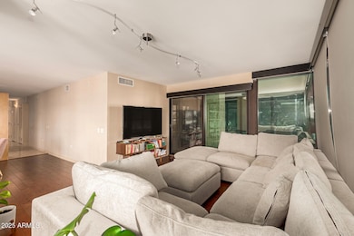 Optima Biltmore Towers unit 204, Phoenix, AZ 85016 - photo 2