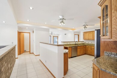 20-web-or-mls-Esquire Ln-018
