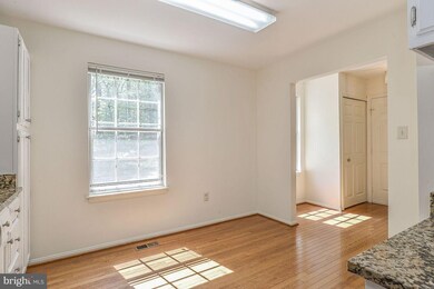 8966 Astongale Ct, Springfield, VA 22152 - photo 5