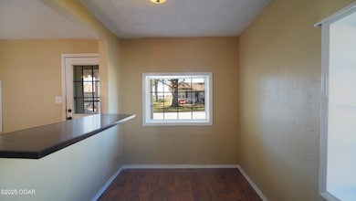 919 Jefferson Ave, Joplin, MO 64801 - photo 3