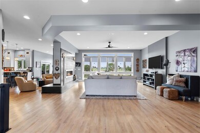 3005 Forrest Meadow Ln, Hiawatha, IA 52233 - photo 5