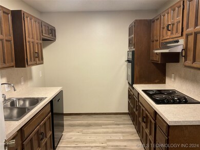 7412 S Elm Ave, Broken Arrow, OK 74011 - photo 5