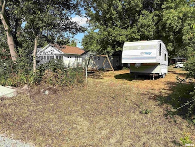 405 S Snider St, Christopher, IL 62822 - photo 4