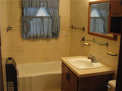 Master Bath/Spa.