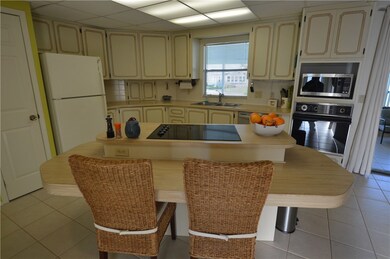 Great kitchen for cooking!