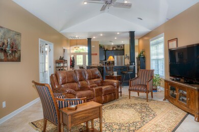 7024 Bloomsbury Ct SW-print-003-16-Livin