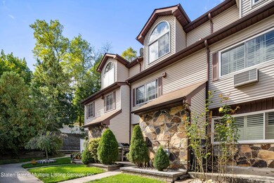 32 Croft Ct, Staten Island, NY 10306 - photo 2