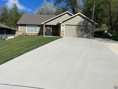 4444 SW Brandywine Ln, Topeka, KS 66610 - photo 3