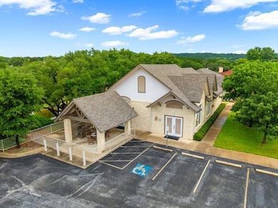 1813 N Chateau Ln unit 7, Kerrville, TX 78028 - photo 3