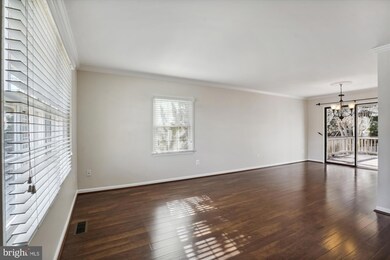 3202 Ravenscraig Ct, Herndon, VA 20171 - photo 7