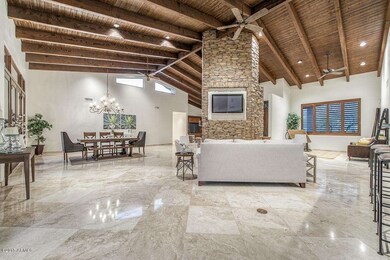 Vaulted Ceilings in Huge Great Room