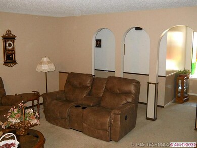 living area light and bright