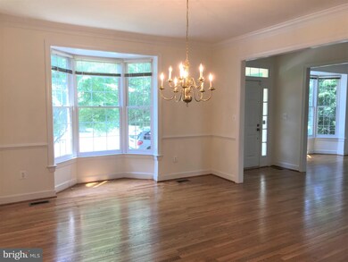 8306 Wolftrap Rd, Vienna, VA 22182 - photo 4