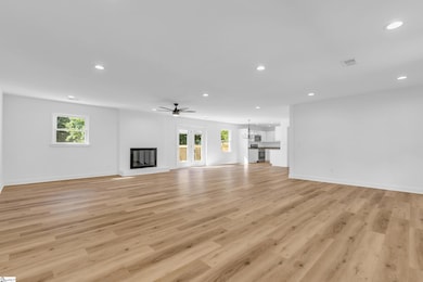 2 Melbourne Ln, Greenville, SC 29615 - photo 4