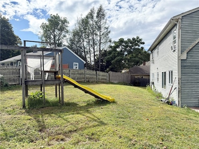 13 Willow Rd, Greenville, RI 02828 - photo 5