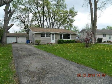 103 Siesta Rd, Carpentersville, IL 60110 - photo 2