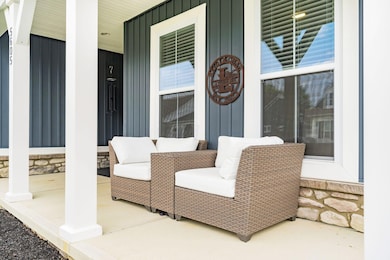 COVERED FRONT PORCH