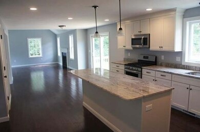 480 Colburn Ave, Dracut, MA 01826 - photo 5