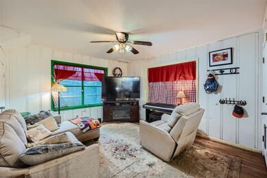 711 W Cottage St, Houston, TX 77009 - photo 4