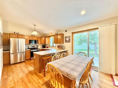 2272 Cobblestone Ln, Beloit, WI 53511 - photo 7