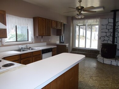 377 S E St, Lakeview, OR 97630 - photo 2