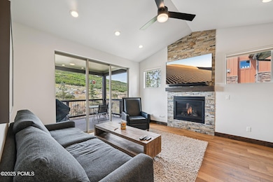 4-web-or-mls-N Asher Way-S0409-004