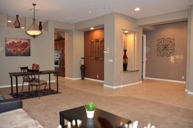 Living Room / Dining