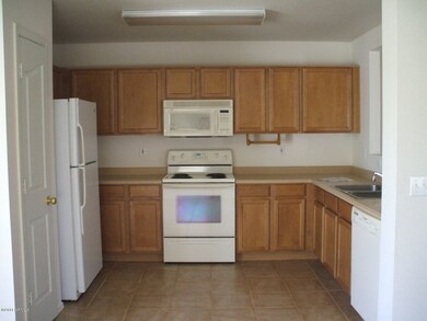 Kitchen with all Appliances