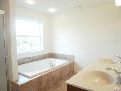 860 Fieldstone Trail unit 71, Easton, PA 18040 - photo 5