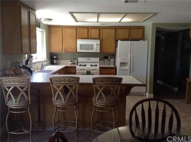 14211 Apple Creek Dr, Victorville, CA 92395 - photo 7