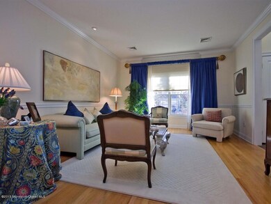 004_LIVING ROOM