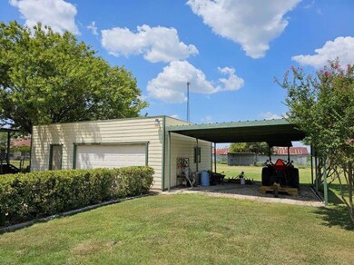 272 Walker Creek Rd, Ennis, TX 75119 - photo 3
