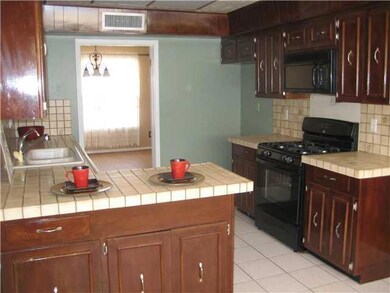 10512 Causeway Dr, El Paso, TX 79925 - photo 3