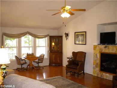 Den/Family/Great Room - Massive 28 X 15 Great Room