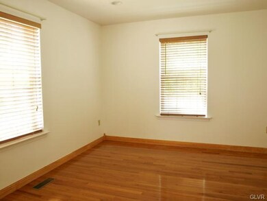 6817 Hunt Dr, Macungie, PA 18062 - photo 7