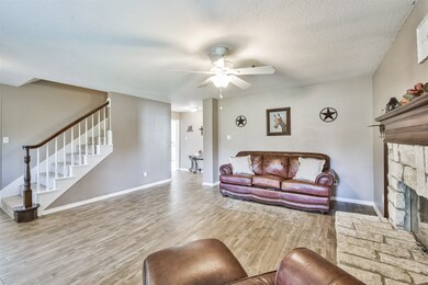 9401 Oak Bend Ct, Cleveland, TX 77328 - photo 5