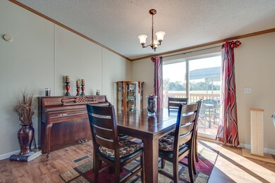 Nice bright dining room