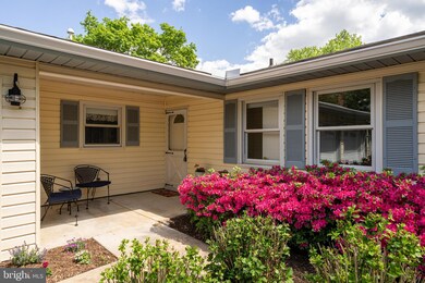 13021 Maple View Ln, Fairfax, VA 22033 - photo 5