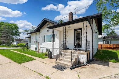 305 W Ray Ave, Christopher, IL 62822 - photo 6