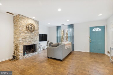 18644 Winding Creek Place, Germantown, MD 20874 - photo 5