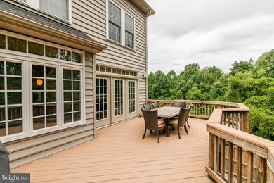 12404 Meadow Field Dr, Fairfax, VA 22033 - photo 4