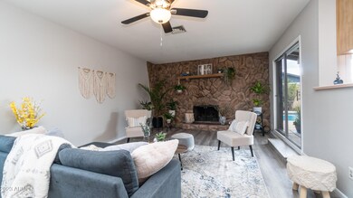 5319 S Hazelton Ln-11