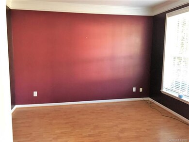Spacious living in room