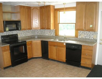 14 Union St, Blackstone, MA 01504 - photo 7